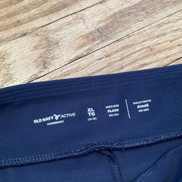 Old Navy Black and Blue Leggings with Stretchy Fabric and Wide Waistband - Picture 6 of 8